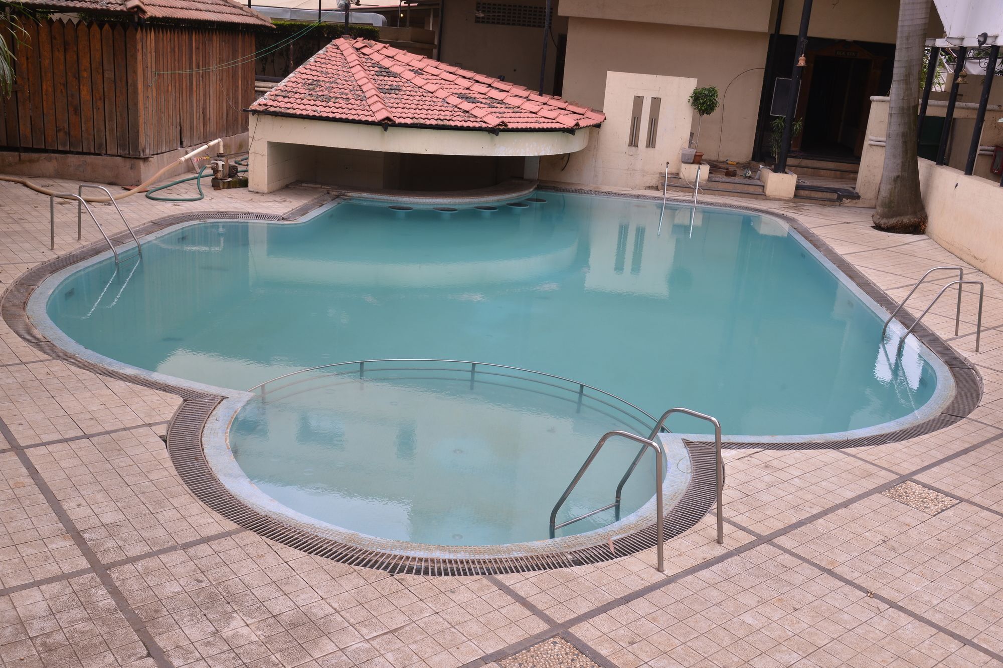 Hotel Sai Palace Nashik Ngoại thất bức ảnh